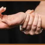 손가락 관절 통증, 더 이상 망설이지 마세요!