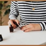 ✨ 쨍한 여름을 위한 네일컬러 완벽 가이드